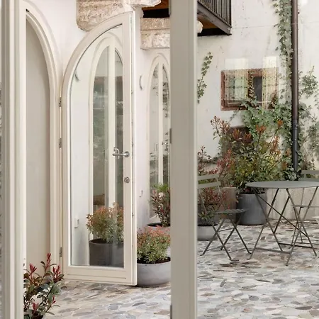 Otel April1550 Boutique