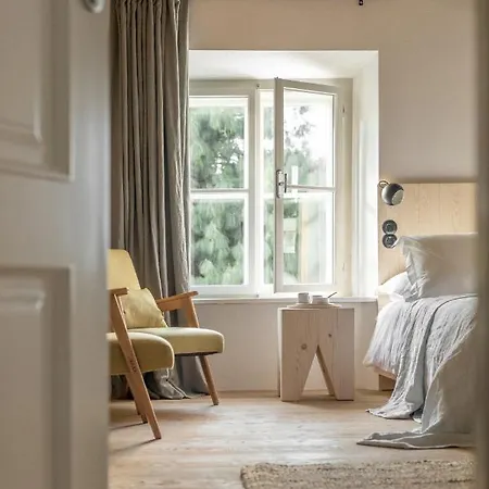 Otel April1550 Boutique 4*