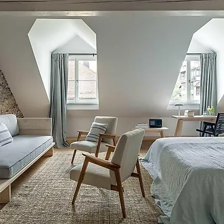 April1550 Boutique Hotel