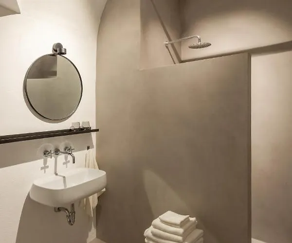 Ξενοδοχείο April1550 Boutique Λιουμπλιάνα